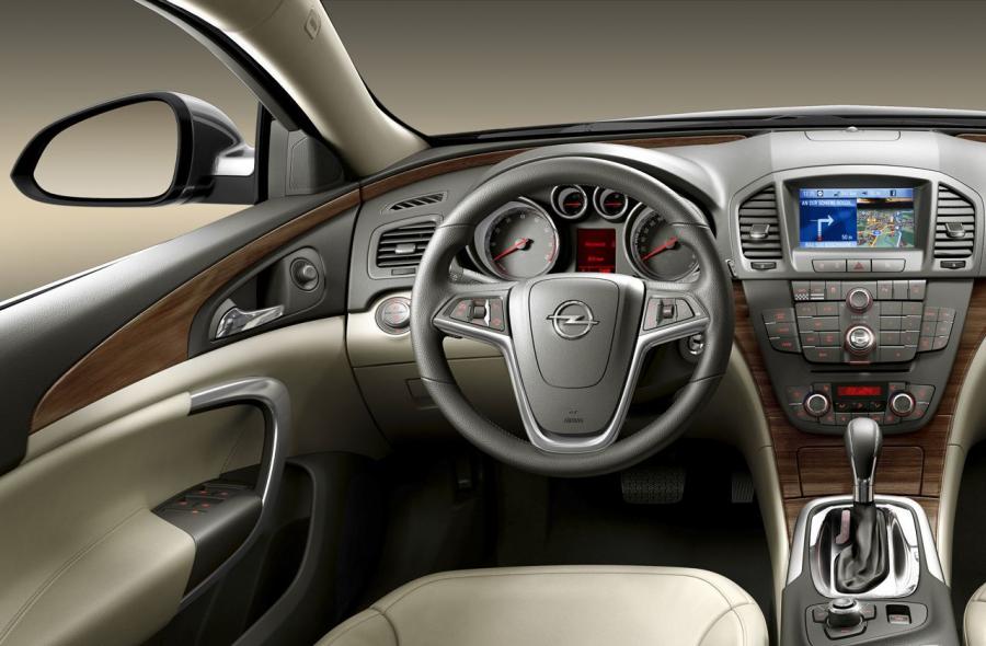  Opel Insignia 2008 года  (фото 4 из 126)